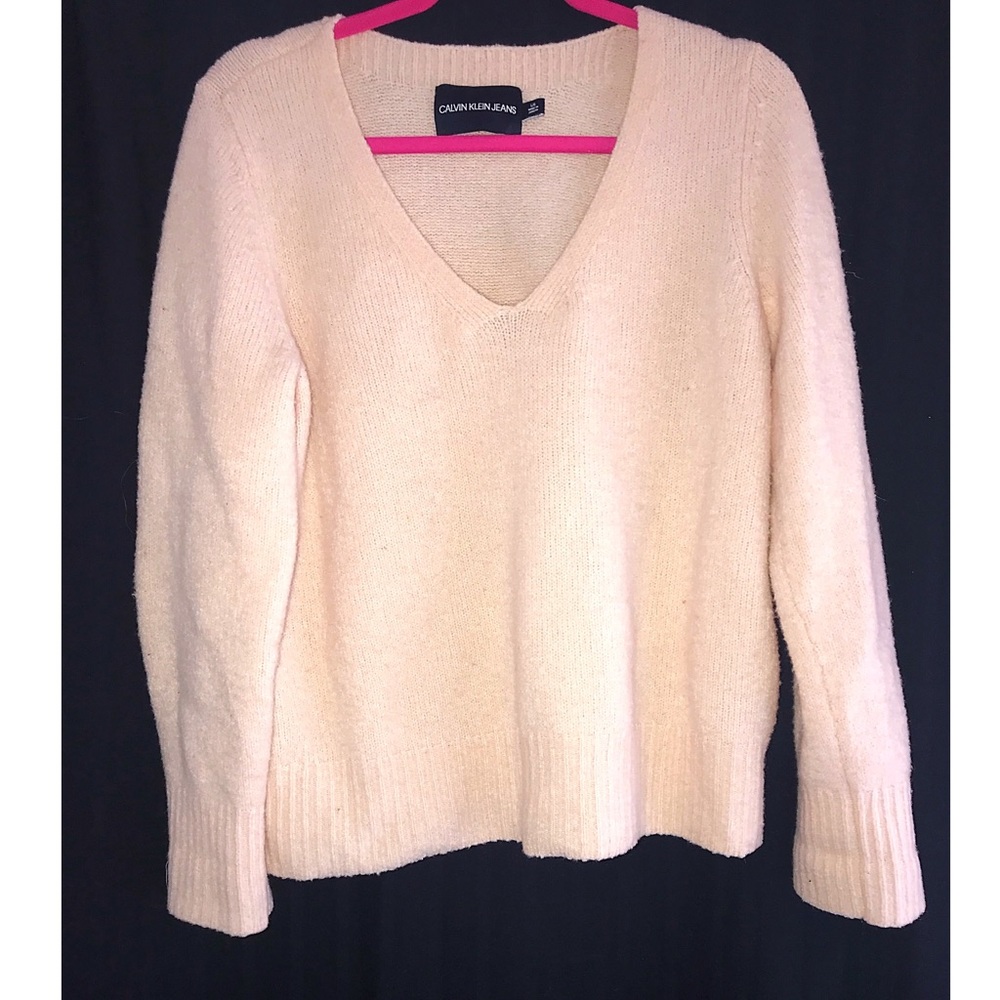 Calvin Klein • Pink V Neck Sweater • Large •